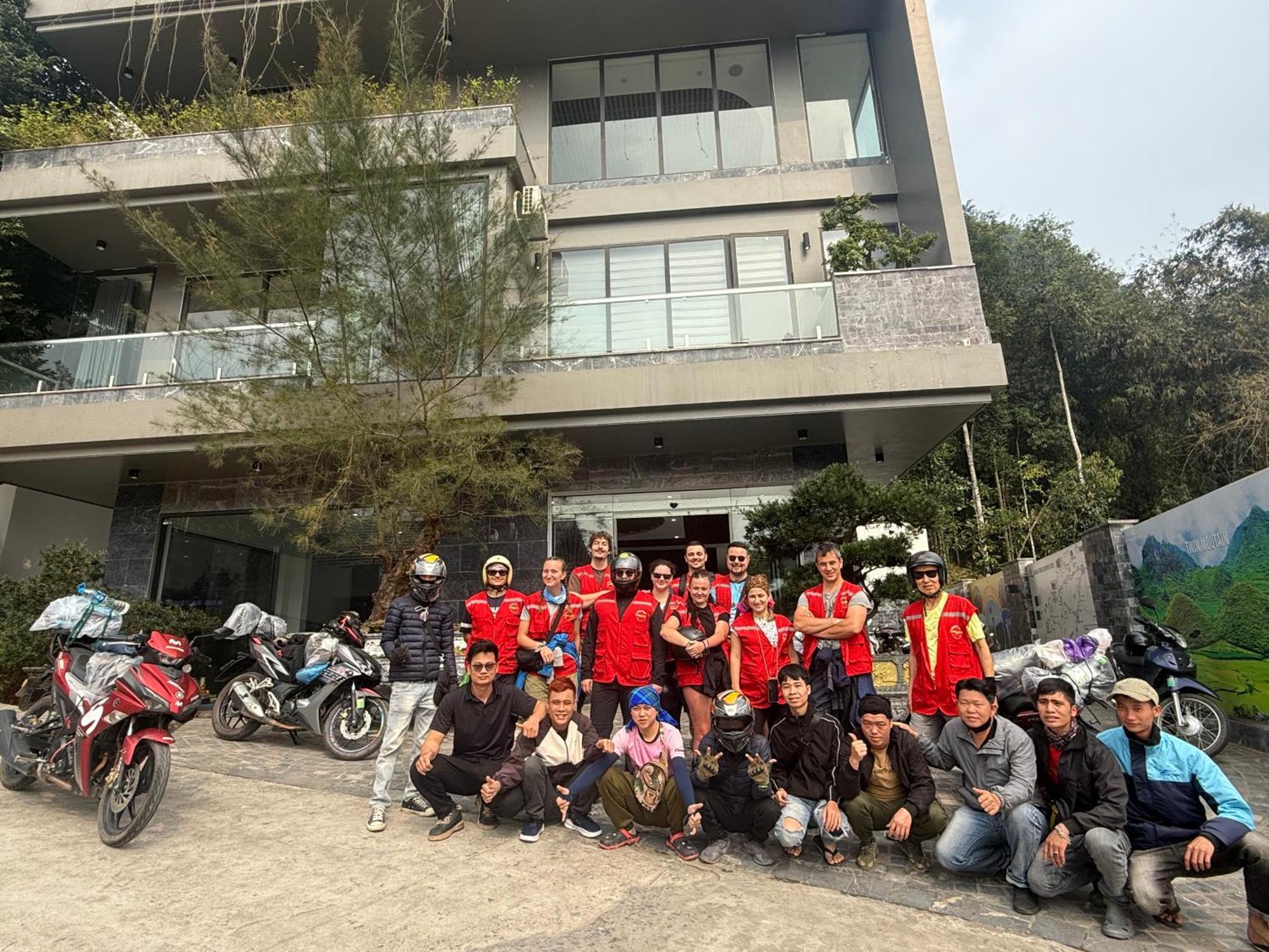 Lotus Premium Lodge - Lotus Group Tours 하 기앙 외부 사진